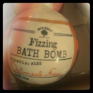 Bolero Fizzing Bath Bomb- Oatmeal Shea